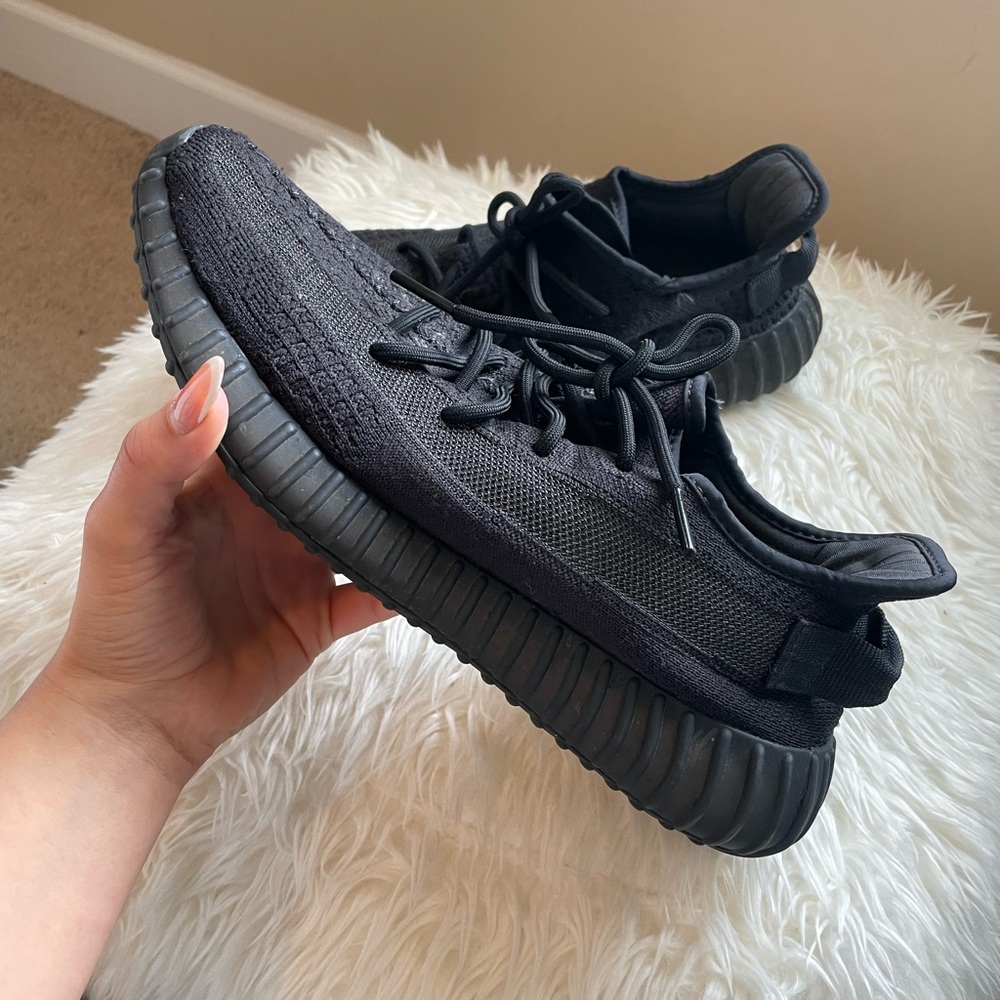 Yeezy boost 350 V2 black mens
